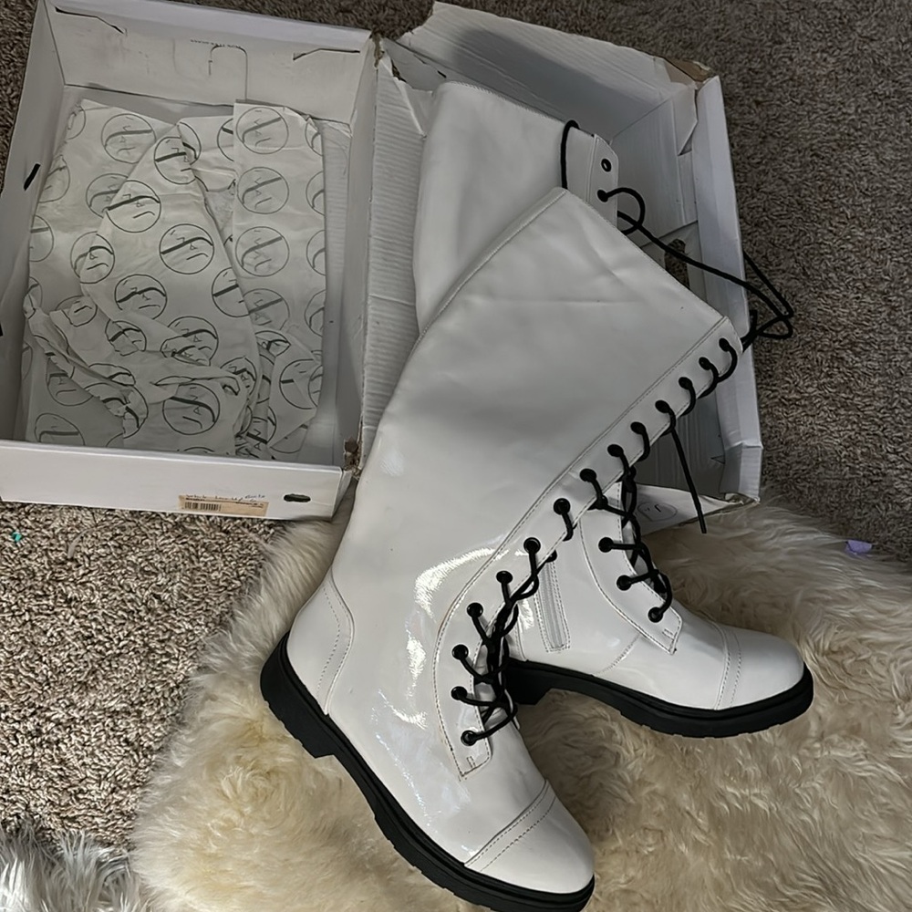 White Patent Leather Boots nwt - Picture 4 of 5